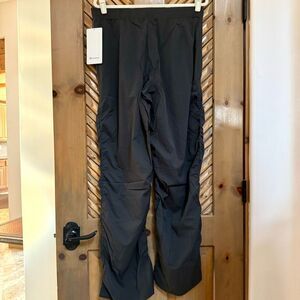NWT (XL) Lululemon dance studio flat-front slim fit HR flared pant - Dark Gray